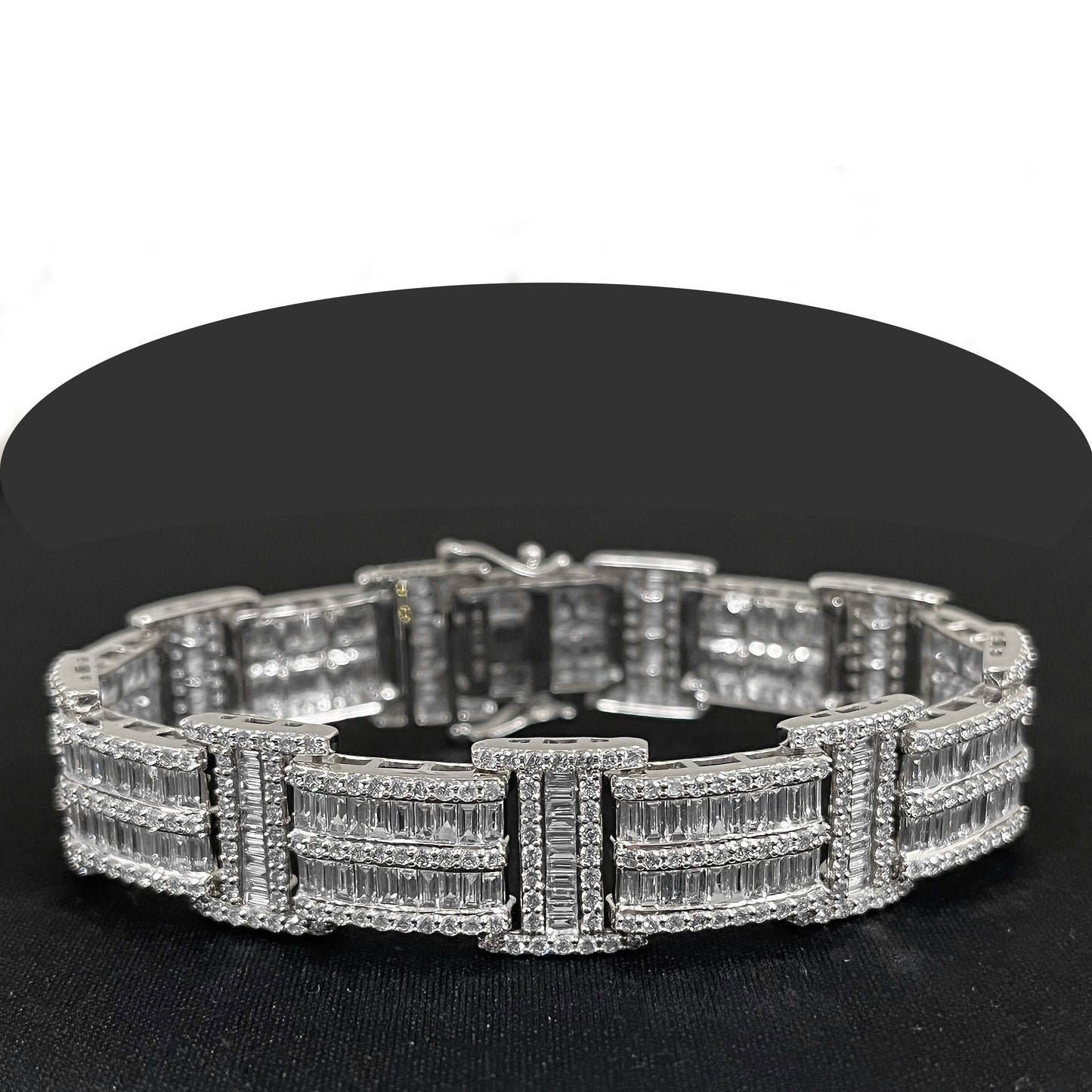 Muse Jewelry 15.0ct G SI 14KT White Gold Diamond Round & Baguette Bracelet 8"